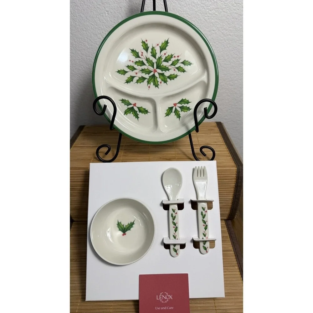Lenox Melamine / Plastic Christmas Holly HOLIDAY Four Piece Childrens Set Ninbox